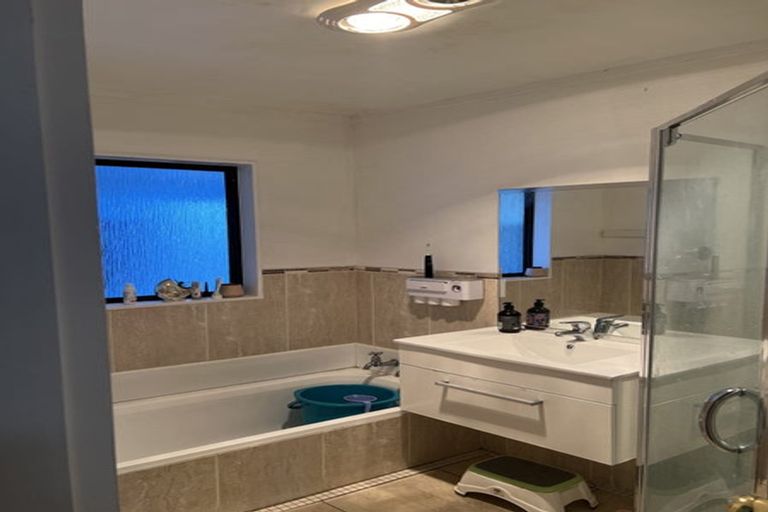 Photo of property in 282 Maungaraki Road, Maungaraki, Lower Hutt, 5010