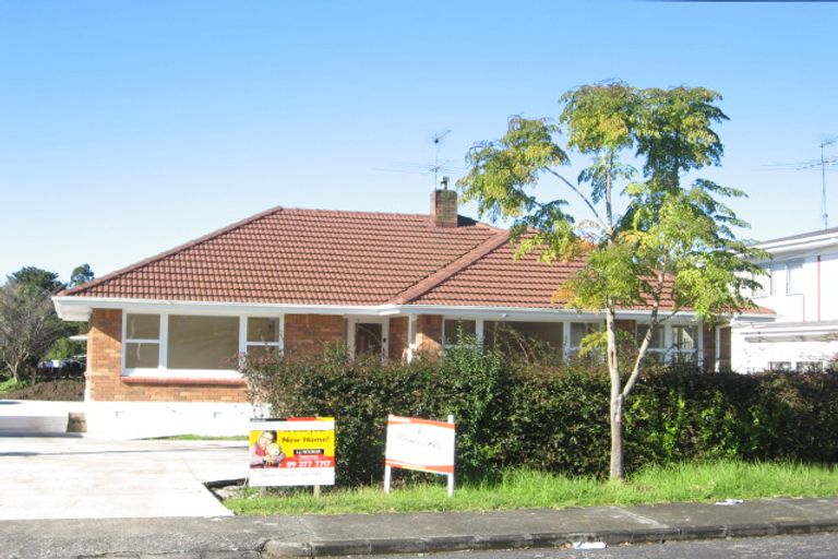 Photo of property in 8 Kay Road, Manurewa, Auckland, 2102