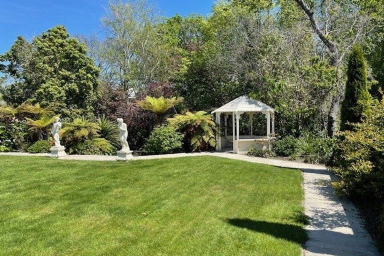 Photo of property in 55 Straven Road, Riccarton, Christchurch, 8011