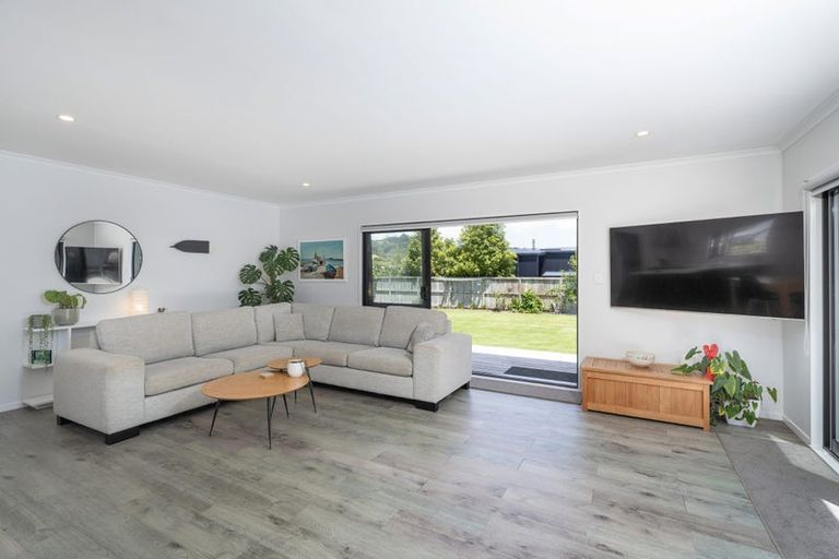 Photo of property in 8 Voyager Place, Cooks Beach, Whitianga, 3591