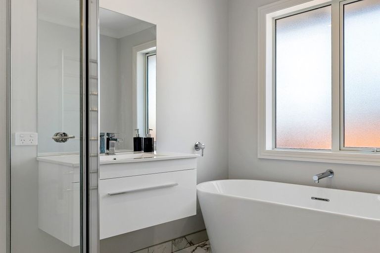 Photo of property in 66 Watkins Drive, Rangiora, 7400