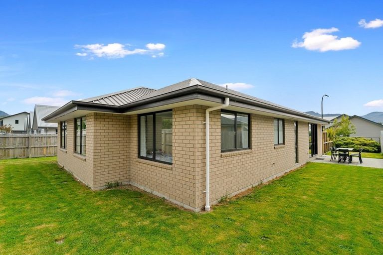 Photo of property in 48 Myles Way, Lower Shotover, Queenstown, 9304