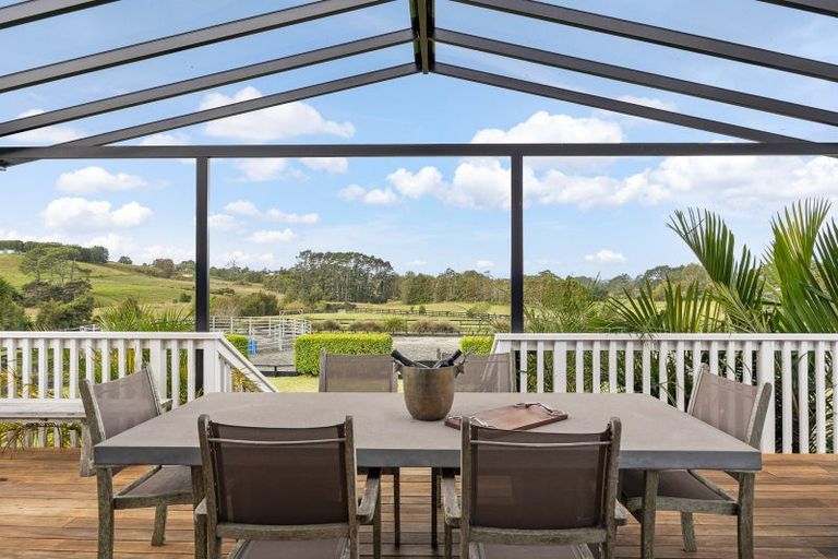 Photo of property in 145 Hanham Road, Kumeu, 0891