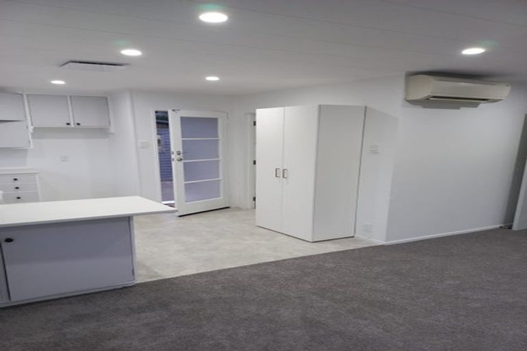 Photo of property in 2/306 Wellington Road, Wainuiomata, Lower Hutt, 5014