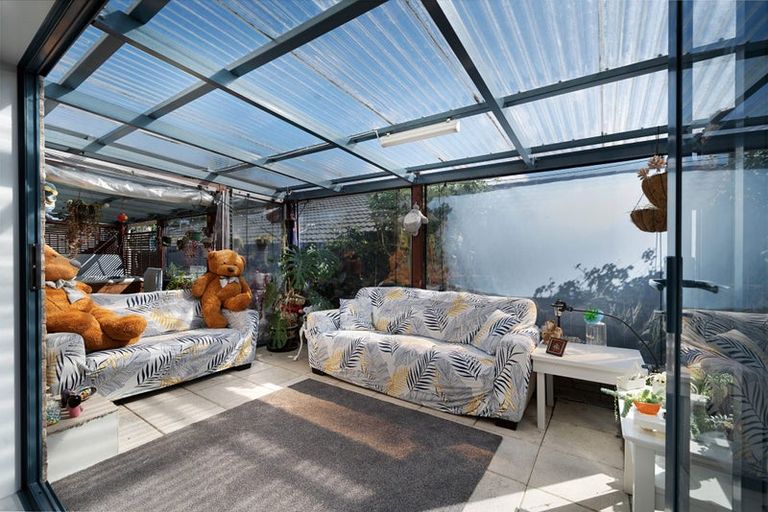 Photo of property in 37a Willerton Avenue, New Lynn, Auckland, 0600