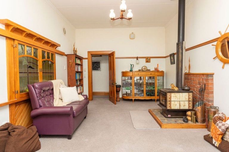 Photo of property in 3 Gordon Street, Dannevirke, 4930