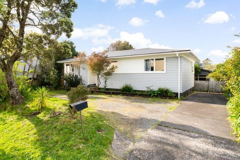 Photo of property in 90 Riverpark Crescent, Henderson, Auckland, 0610