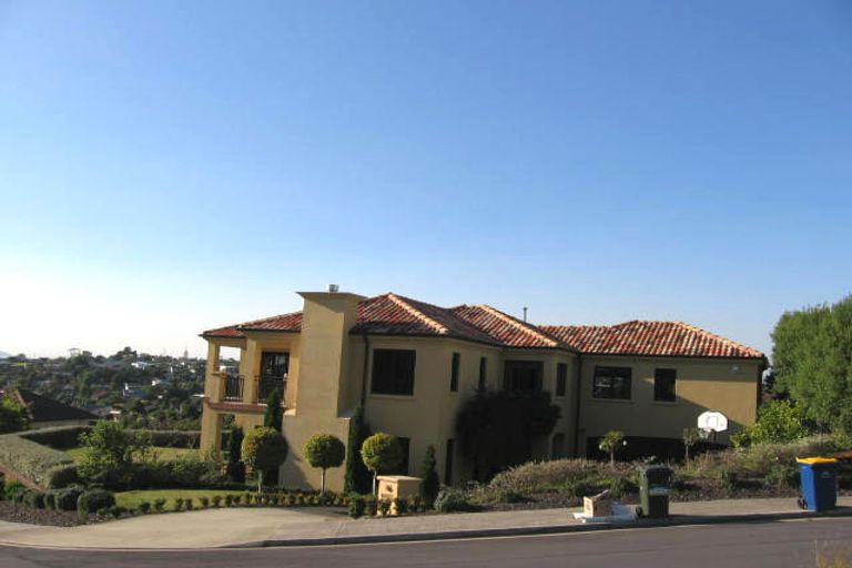 Photo of property in 15 St Clair Place, Browns Bay, Auckland, 0630