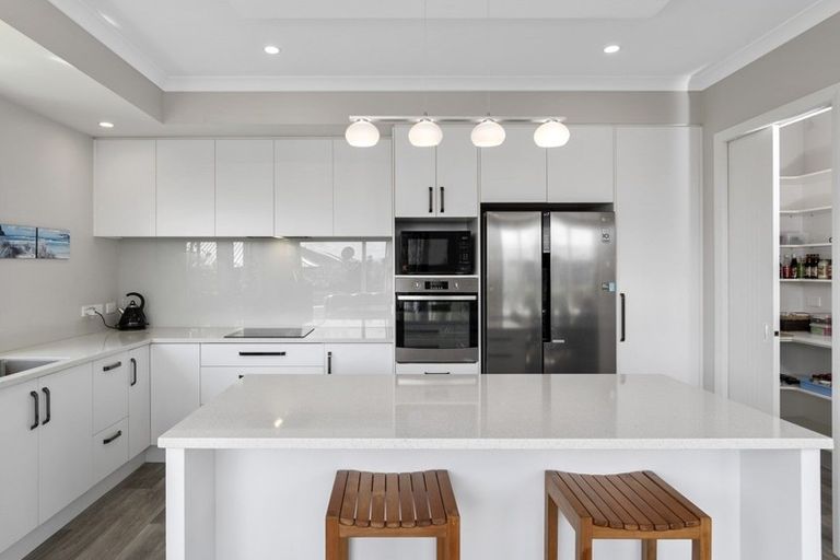 Photo of property in 31 Kayelene Place, Omokoroa, 3114