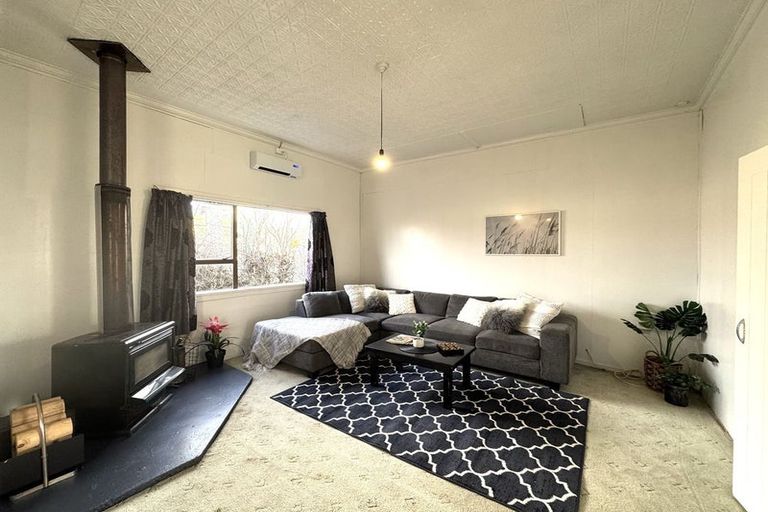 Photo of property in 21 Elderlee Street, Milton, 9220