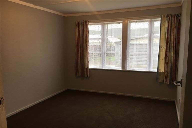 Photo of property in 43 Petherick Street, Taita, Lower Hutt, 5011