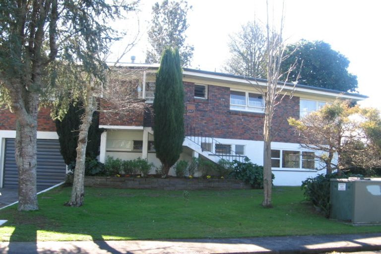 Photo of property in 1 Bushlands Place, Opaheke, Papakura, 2113