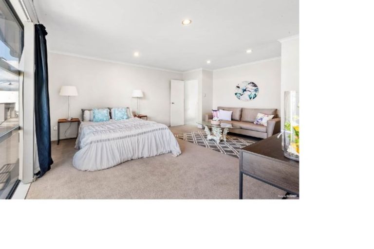 Photo of property in 8 Willow Camp Road, Takanini, 2112