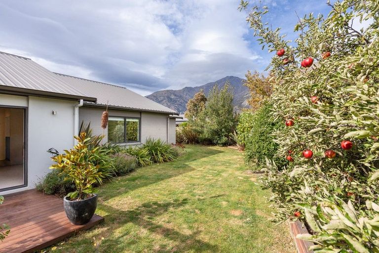 Photo of property in 10 Erskine Street, Lake Hayes, Queenstown, 9304