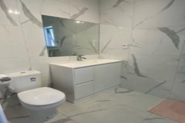 Photo of property in 185 Te Atatu Road, Te Atatu South, Auckland, 0610