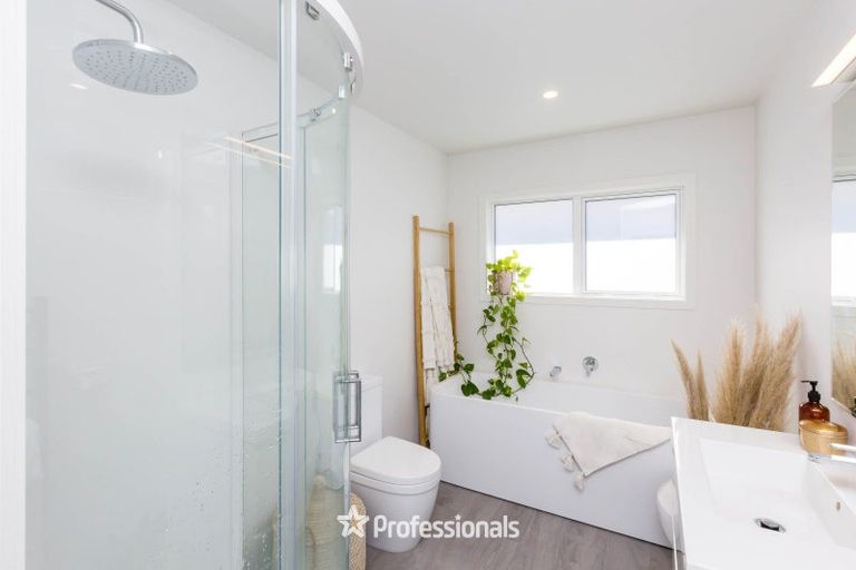 Photo of property in 21 Salisbury Crescent, Wallaceville, Upper Hutt, 5018