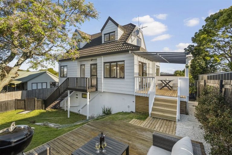 Photo of property in 1/136 Bradbury Road, Botany Downs, Auckland, 2010