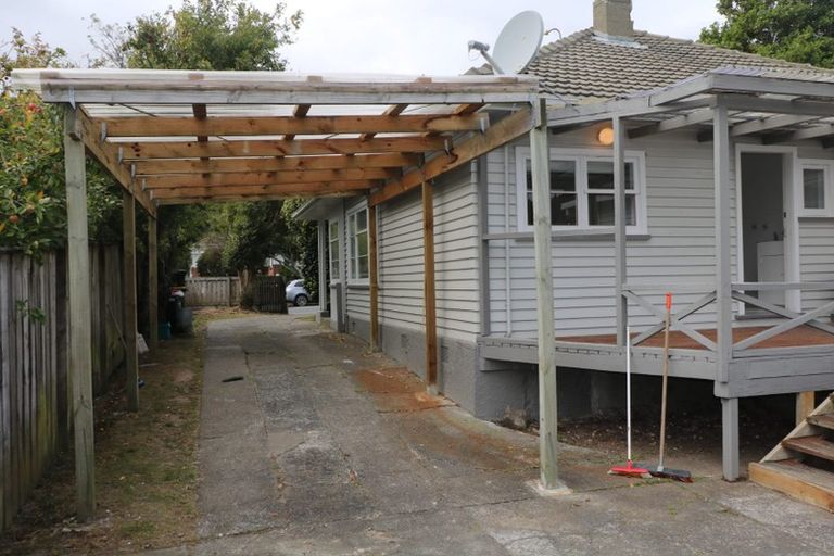 Photo of property in 396 Stokes Valley Road, Stokes Valley, Lower Hutt, 5019