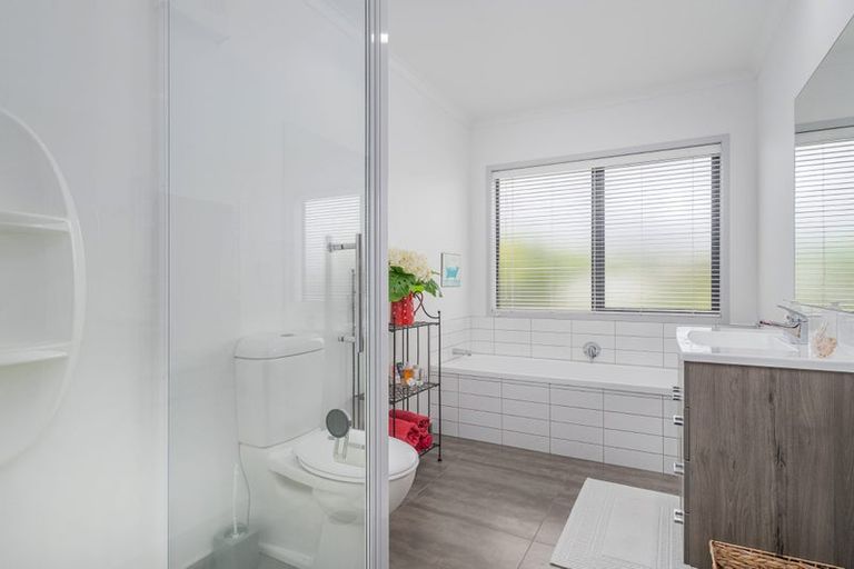 Photo of property in 28 Motukorure Parade, Cooks Beach, Whitianga, 3591