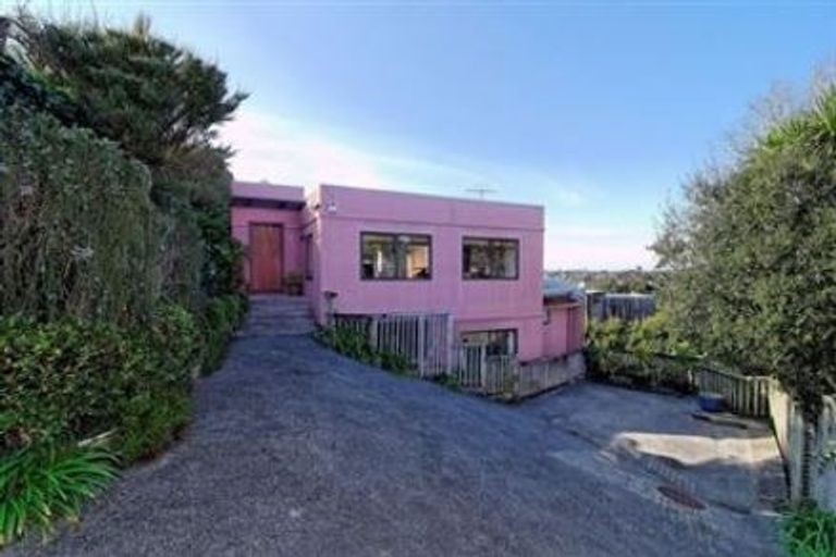 Photo of property in 1/125 West Harbour Drive, West Harbour, Auckland, 0618