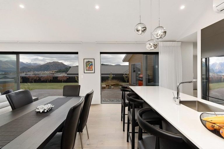 Photo of property in 8 The Heights Avenue, Wanaka, 9305