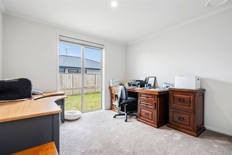Photo of property in 6 Powhaitere Road, One Tree Point, 0118