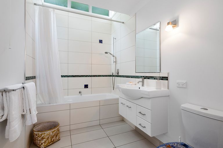 Photo of property in 14 Bewley Avenue, Macandrew Bay, Dunedin, 9014