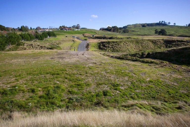 Photo of property in 10 Willow Lane, Acacia Bay, 3385