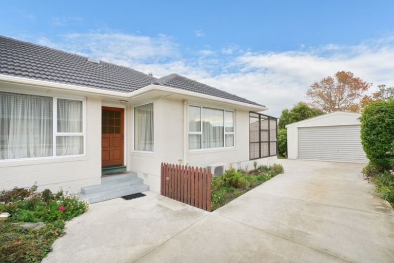 Photo of property in 15 Pembroke Street, Avondale, Christchurch, 8061