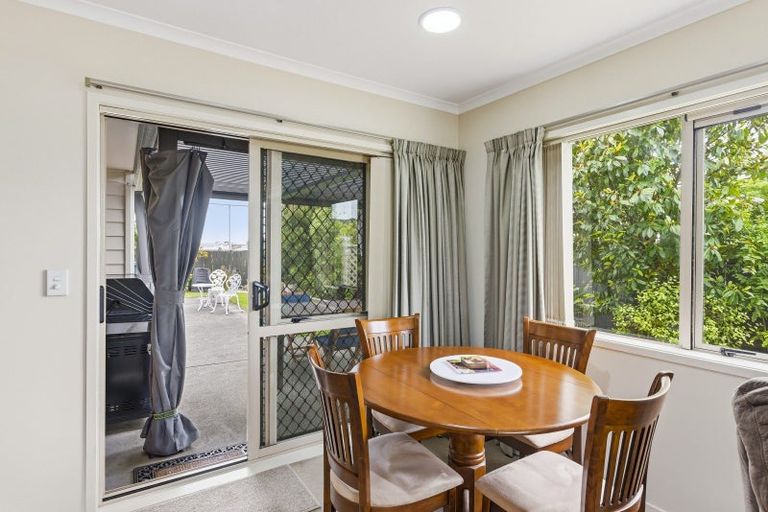 Photo of property in 63 Weraroa Road, Levin, 5510
