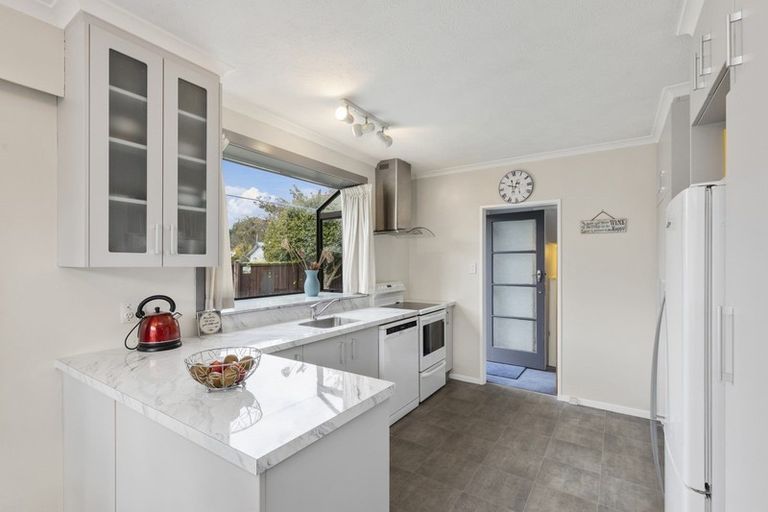 Photo of property in 14 Akron Grove, Totara Park, Upper Hutt, 5018