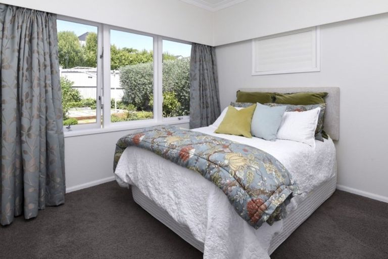 Photo of property in 102 Mellons Bay Road, Mellons Bay, Auckland, 2014