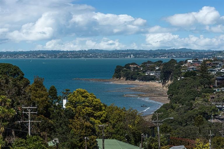 Photo of property in 11a Montgomery Avenue, Rothesay Bay, Auckland, 0630
