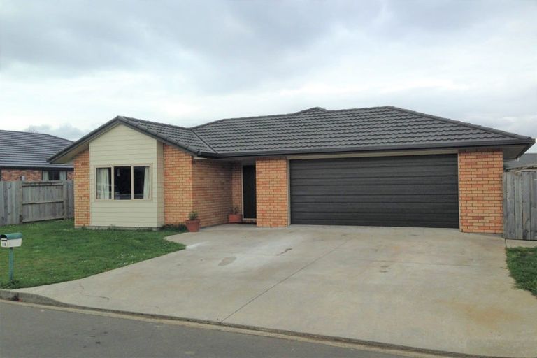 Photo of property in 19 Millbrook Place, Ashhurst, 4810