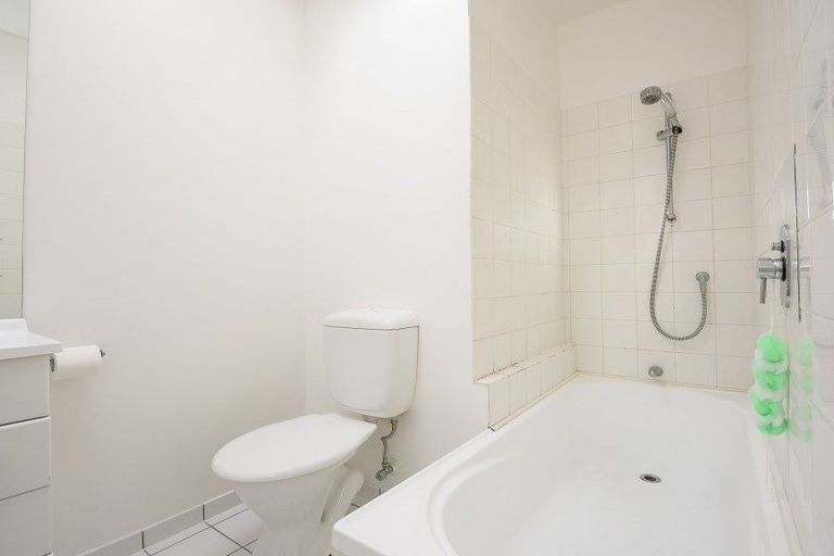 Photo of property in Terrace Tower Apartments, 126p4a The Terrace, Wellington Central, Wellington, 6011