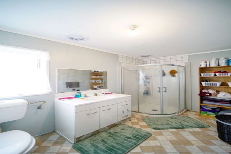 Photo of property in 489 Massey Road, Mangere, Auckland, 2022