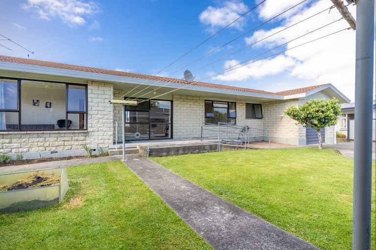 Photo of property in 10 Grange Street, Winton, 9720