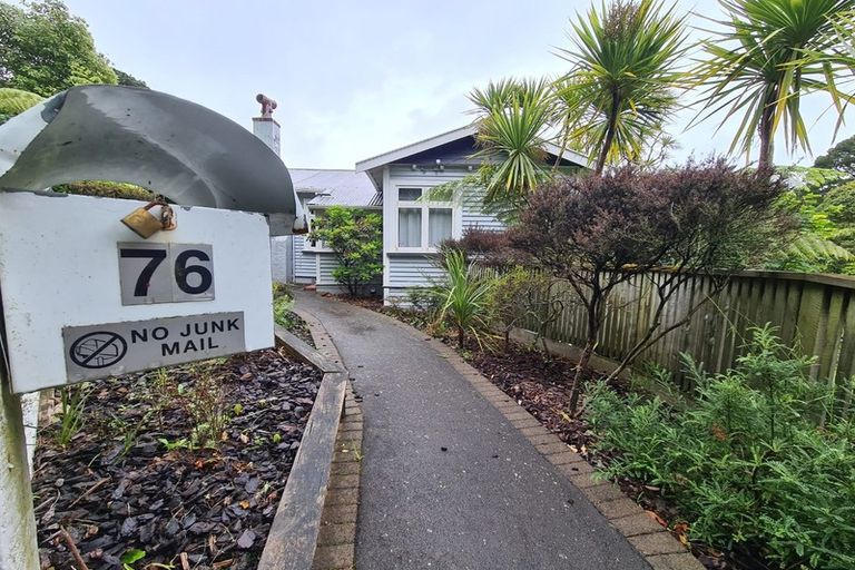 Photo of property in 76 Glenmore Street, Northland, Wellington, 6012