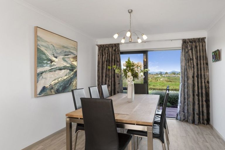 Photo of property in 16 Gibson Place, Papamoa Beach, Papamoa, 3118