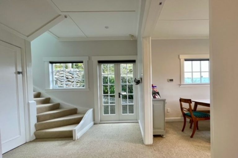 Photo of property in 10 Paisley Terrace, Karori, Wellington, 6012