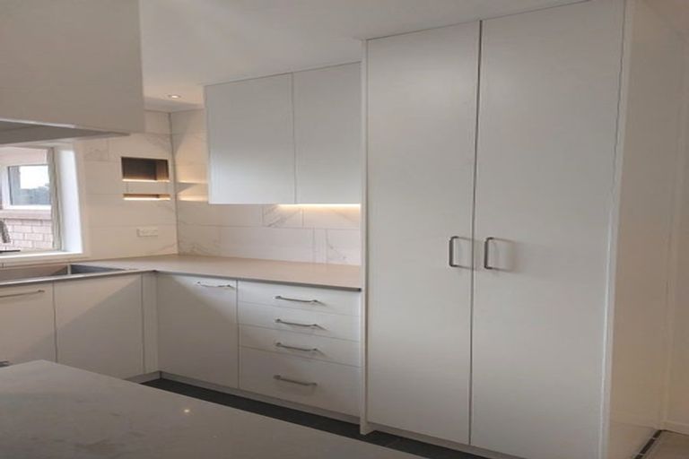 Photo of property in 33 Central Park Drive, Te Atatu South, Auckland, 0610