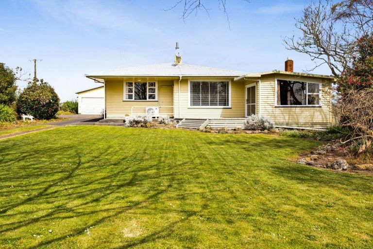 Photo of property in 546 Ararata Road, Hawera, 4674