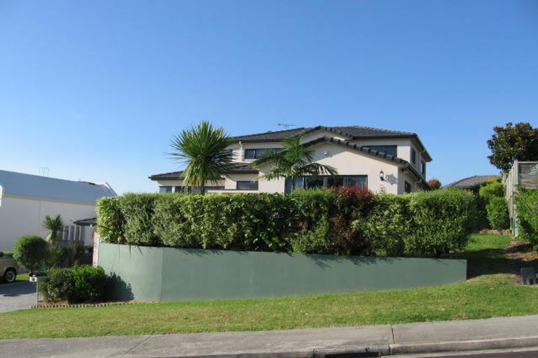 Photo of property in 11 St Clair Place, Browns Bay, Auckland, 0630