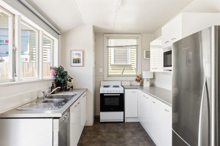 Photo of property in 283 Kahutia Street, Gisborne, 4010
