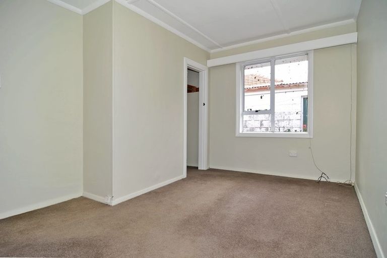 Photo of property in 413 Kaikorai Valley Road, Bradford, Dunedin, 9011