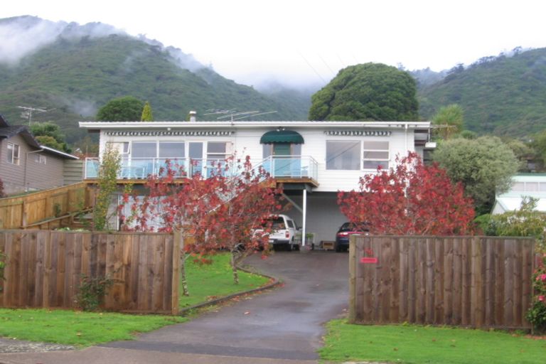 Photo of property in 45 Seddon Street, Waikanae, 5036