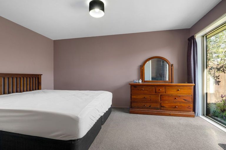 Photo of property in 17 Picton Avenue, Riccarton, Christchurch, 8011