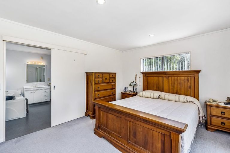 Photo of property in 2 Realm Drive, Paraparaumu, 5032