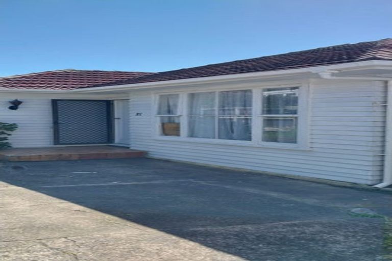 Photo of property in 31 Seabrook Avenue, New Lynn, Auckland, 0600