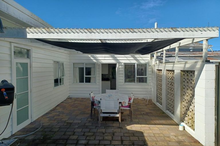 Photo of property in 24 Princes Street, Northcote Point, Auckland, 0627
